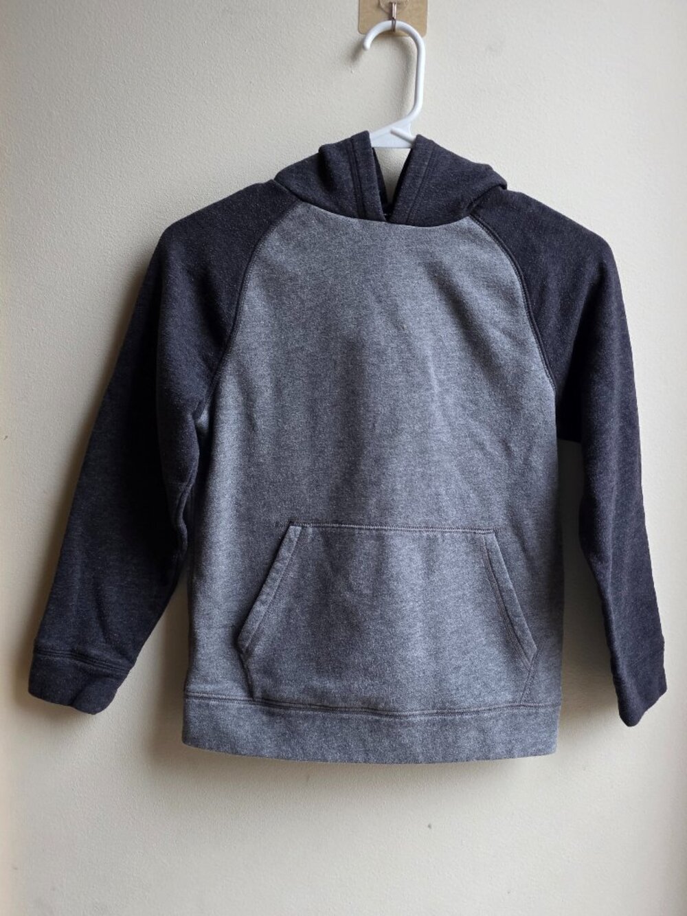 Tek Gear Black/Gray Hooded Sweatshirt Size Medium (10-12)